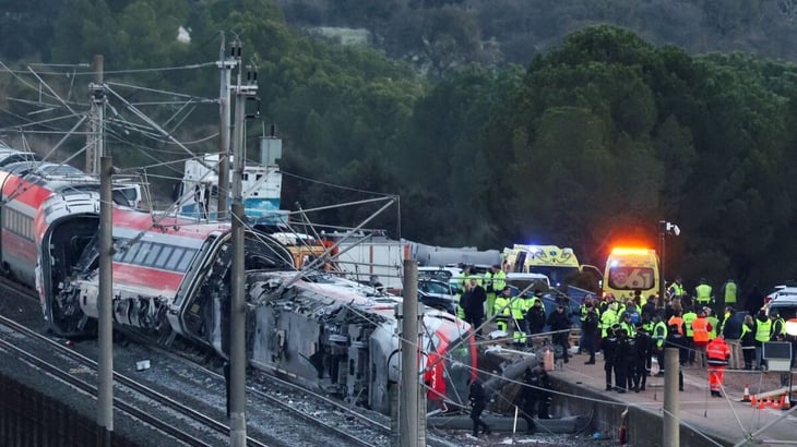 España inicia luto nacional tras accidente de tren con 41 muertos