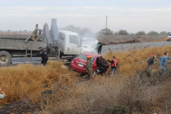Fallecen dos adultos mayores en choque sobre la Gómez Palacio-Jiménez