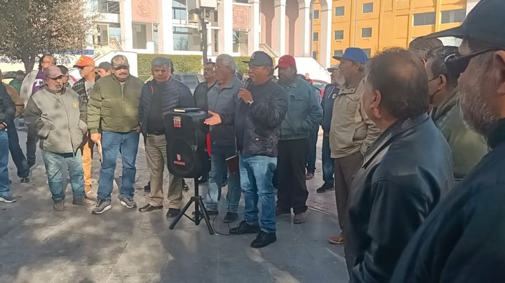 Extrabajadores de AHMSA insisten en viajar a CDMX para pedir intervención directa de Sheinbaum