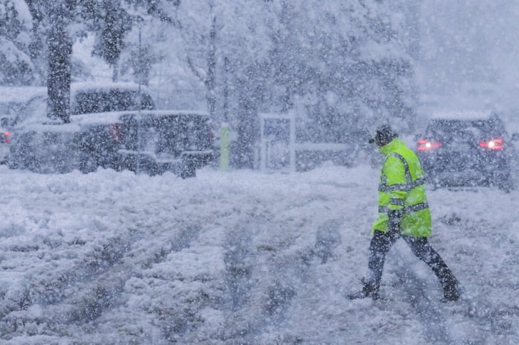 Tormenta invernal afecta 30 estados de EU con nieve y hielo
