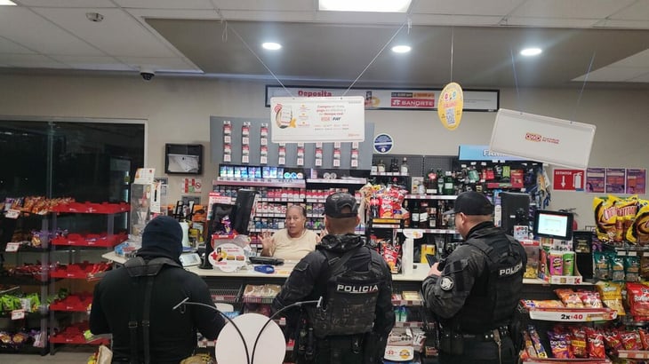 Seguridad Pública atiende robo en tienda Oxxo de Nueva Rosita
