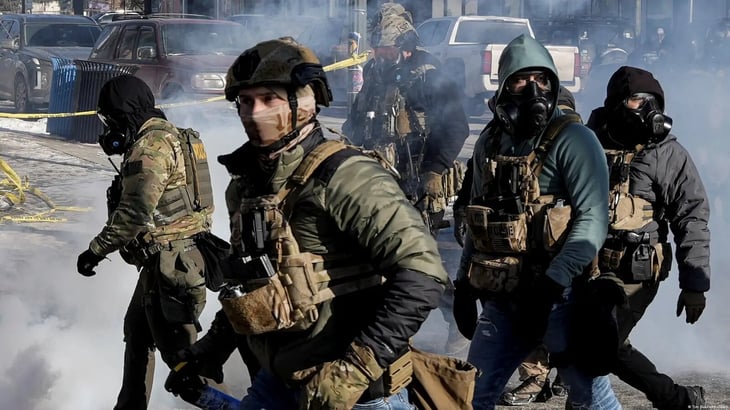 Agentes del ICE comienzan a abandonar Mineápolis tras muerte de Alex Pretti