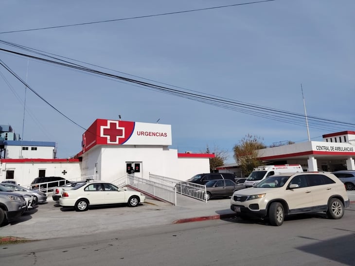 Patrulla abre paso de emergencia para salvar a menor con problemas respiratorios