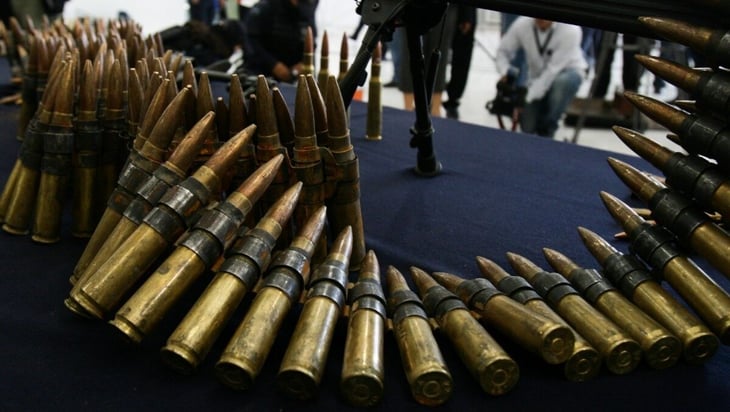 Munición militar de EU fortalece a cárteles en México, revela NYT