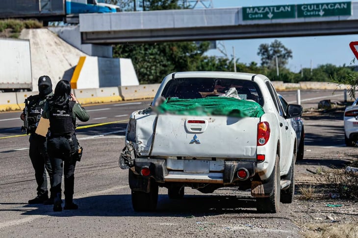 Cinco cuerpos en camioneta en Sinaloa: avanzan pruebas para identificarlos