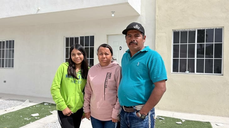 Familia logra casa propia tras años de renta