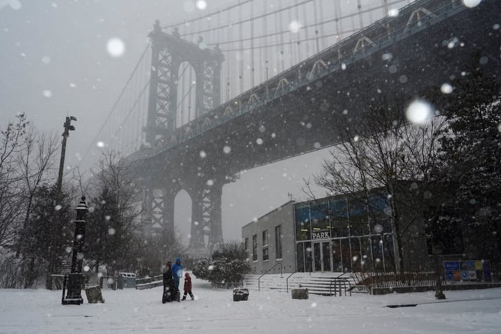 Nueva York declara toque de queda por tormenta