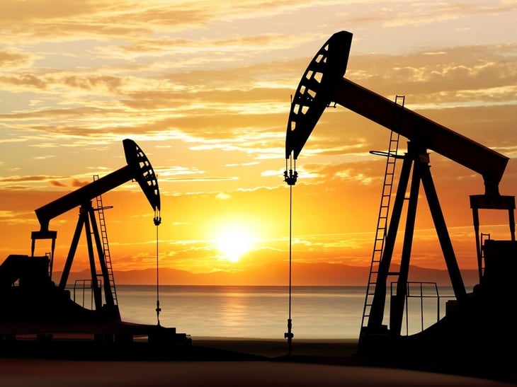 Petróleo dispara su precio mientras crece tensión EE.UU.-Irán