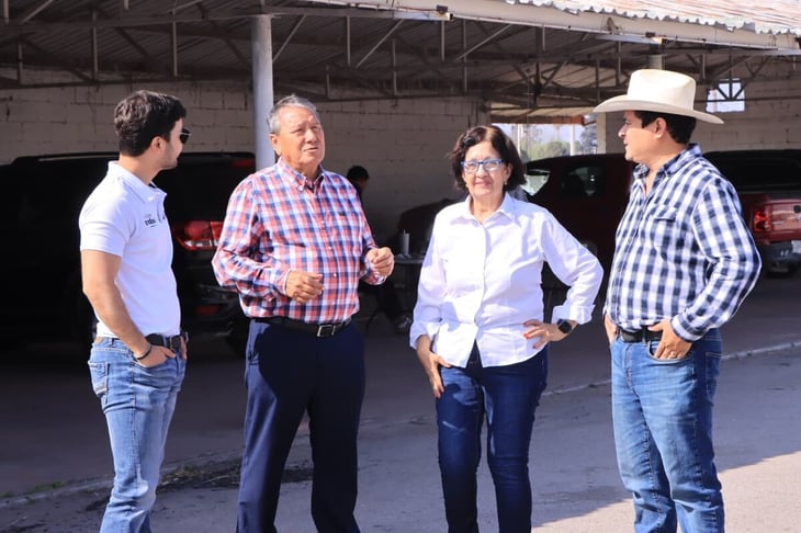 cEl alcalde Óscar Ríos entregó 18 toneladas de cemento subsidiado a familias de San Juan de Sabinas, fortaleciendo la economía y mejorando viviendas locales.