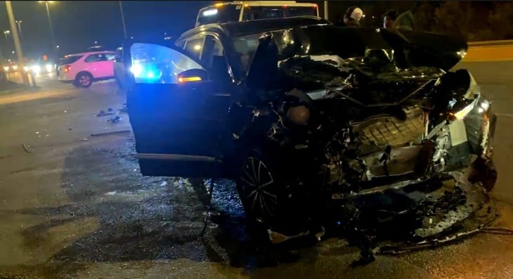 Conductora provoca aparatoso choque en bulevar Centenario