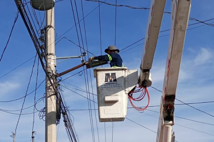 Avanza rehabilitación del alumbrado público en Monclova con instalación de nuevas luminarias