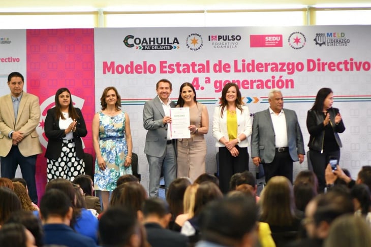 Reconocen a directores por liderazgo educativo