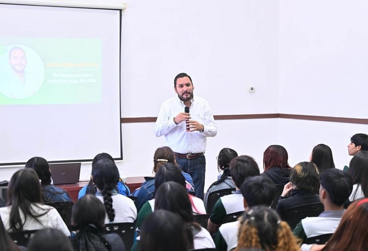 El edil reconoció la invitación realizada por el COBAC Oriente y su directora Karina Franco, destacando la importancia de generar espacios de diálogo