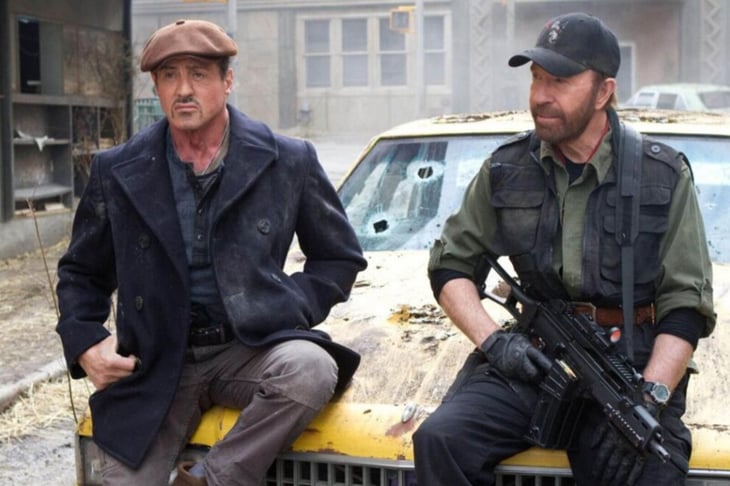 Sylvester Stallone y Arnold Schwarzenegger despiden a Chuck Norris