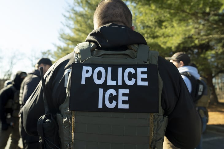 Trump confirma despliegue de agentes del ICE en aeropuertos de Estados Unidos
