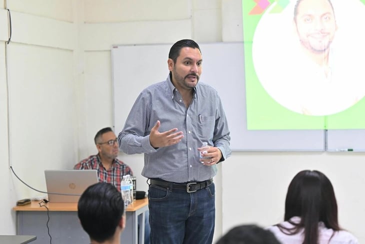 Carlos Villarreal impulsa trabajo conjunto con jóvenes universitarios en Monclova