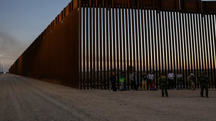La presidenta de México rechaza expansión del muro fronterizo con Estados Unidos