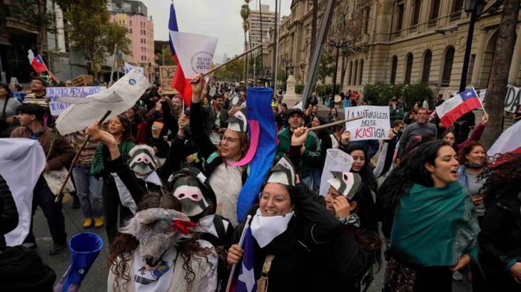 Santiago de Chile blindada ante protestas por alza de combustibles