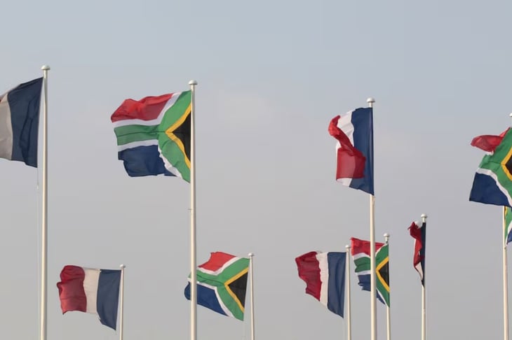 Sudáfrica queda fuera del G7 en Francia; descartan presión de EU