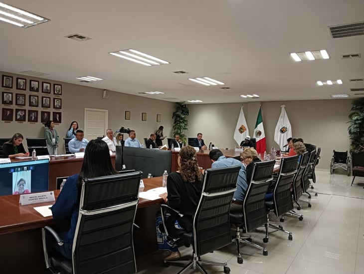 Cabildo rechaza cuenta pública y aprueba estudio para concesiones de taxi