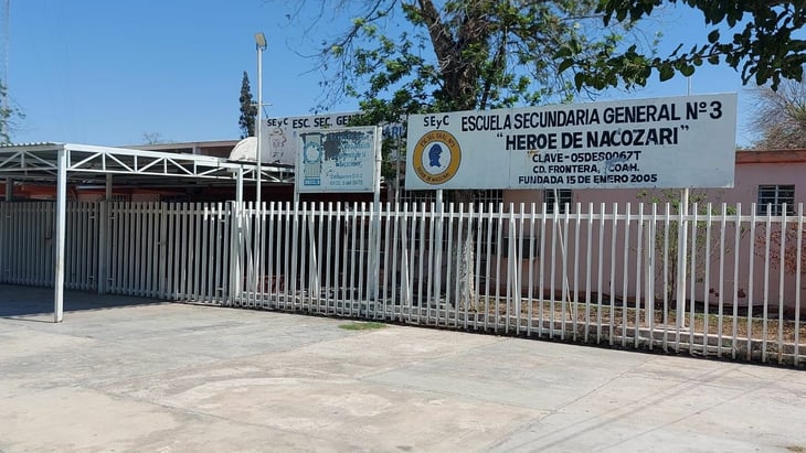 Autoridades educativas llaman a reportar movimientos en planteles mientras estudiantes disfrutan del periodo vacacional. El director de Educación en Frontera,