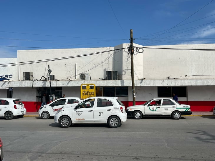 Taxistas reportan baja en la demanda durante periodo vacacional en Monclova