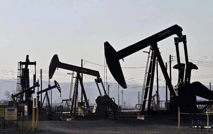 Petróleo Brent cae 16% tras alto el fuego en Irán