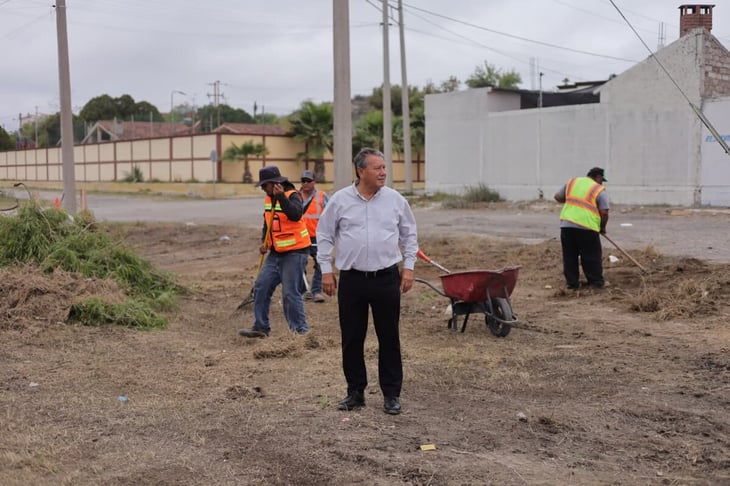 Autoridades municipales intensifican limpieza, bacheo y atención ciudadana en Nueva Rosita, con acciones simultáneas que buscan mejorar servicios, imagen