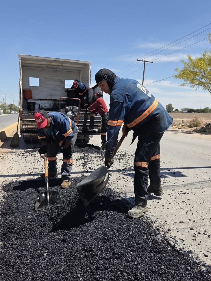 Avanza programa de bacheo en Torreón
