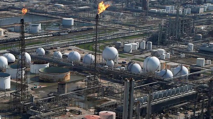Pemex contiene derrame de diésel en refinería Deer Park
