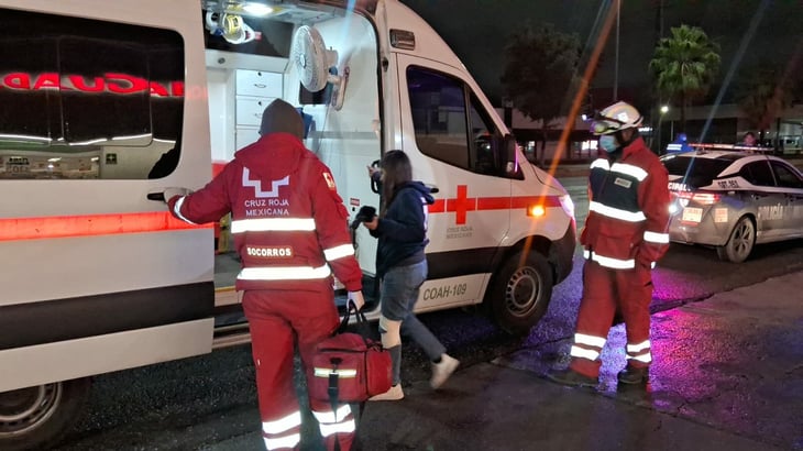 Motociclista derrapa en el Pape y deja a joven lesionada