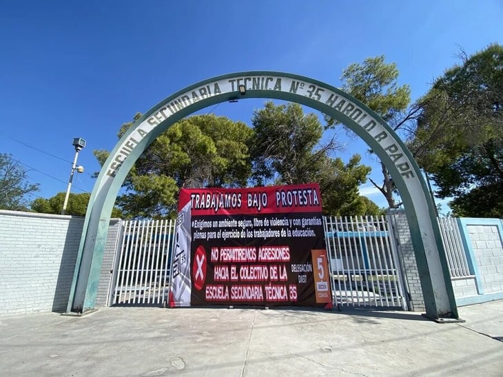 Ataque ocurrió fuera del plantel y autoridades refuerzan medidas preventivas en escuelas de la región  El subsecretario de Educación en el estado, Hugo Lozano,