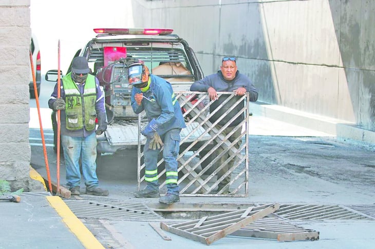 Las labores se realizaron en el tramo situado bajo las vías del ferrocarril y la calle Francisco Sánchez Uresti.  Con el objetivo de prevenir riesgos y mejorar