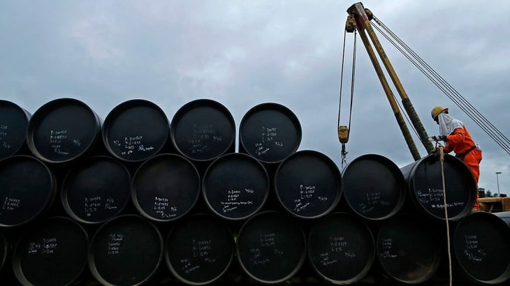 Crudo Brent y WTI repuntan ante escalada militar con Irán