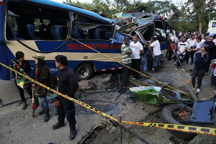 Cifra se eleva a 19 civiles muertos por atentado en vía colombiana