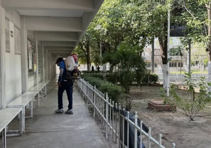     Departamento de Vectores interviene instalaciones educativas en Piedras Negras