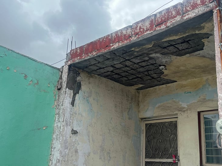Autoridades alertan sobre posibles afectaciones en casas de construcción tradicional y llama a reforzar la prevención ante humedad y precipitaciones recientes.