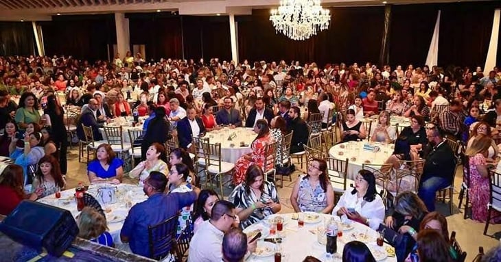 Maestros de la Secc 5 tendrán bonificación y festejo con Sonido Mázter en Monclova