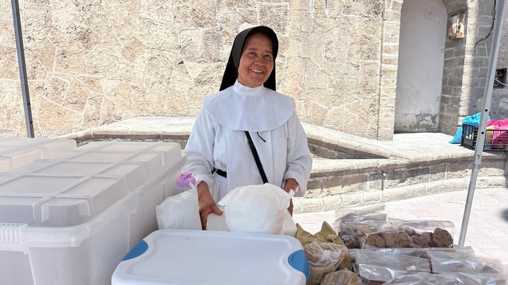 Con sabor a fe: monjitas venden tamales y pan   
