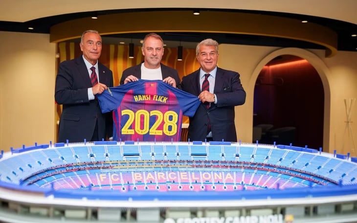 Hansi Flick renueva con Barcelona hasta 2028