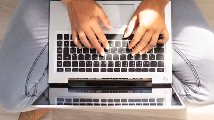 Mexicanos pasan seis horas al día conectados a internet
