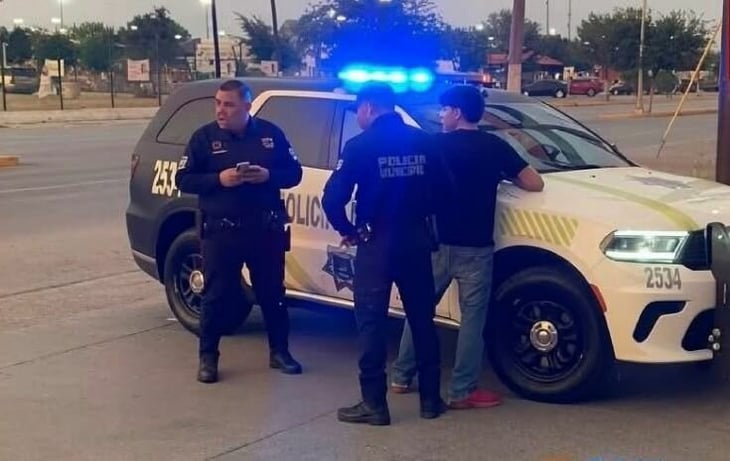 Joven es arrestado tras pelea en la Macroplaza