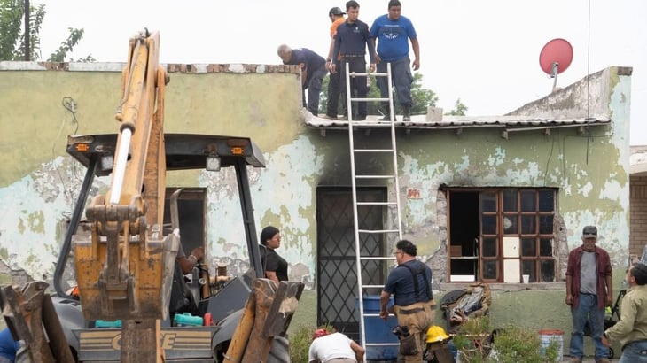 Un incendio en un inmueble de Sabinas movilizó a cuerpos de emergencia, quienes lograron controlarlo rápidamente sin lesionados y evitaron daños a zonas