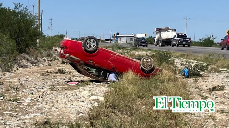 Muere adulto mayor en volcadura en la carretera Monclova-Candela
