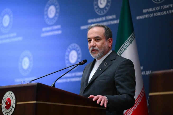 Irán acusa a EU de sabotear negociaciones y amenaza con responder