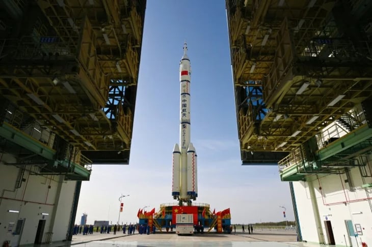 China lanza misión espacial con astronauta por un año