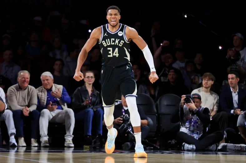 Giannis y Bucks vencen a Hawks y avanzan a la final de la Copa NBA