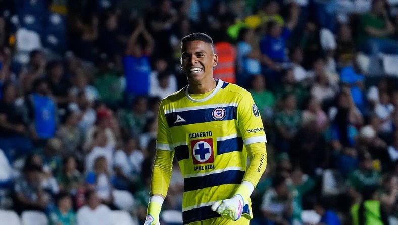 FIFA incluye a Kevin Mier entre los mejores porteros del mundo