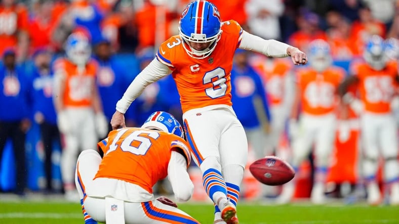 Broncos derrotan a Chargers y aseguran el primer lugar de la AFC Oeste