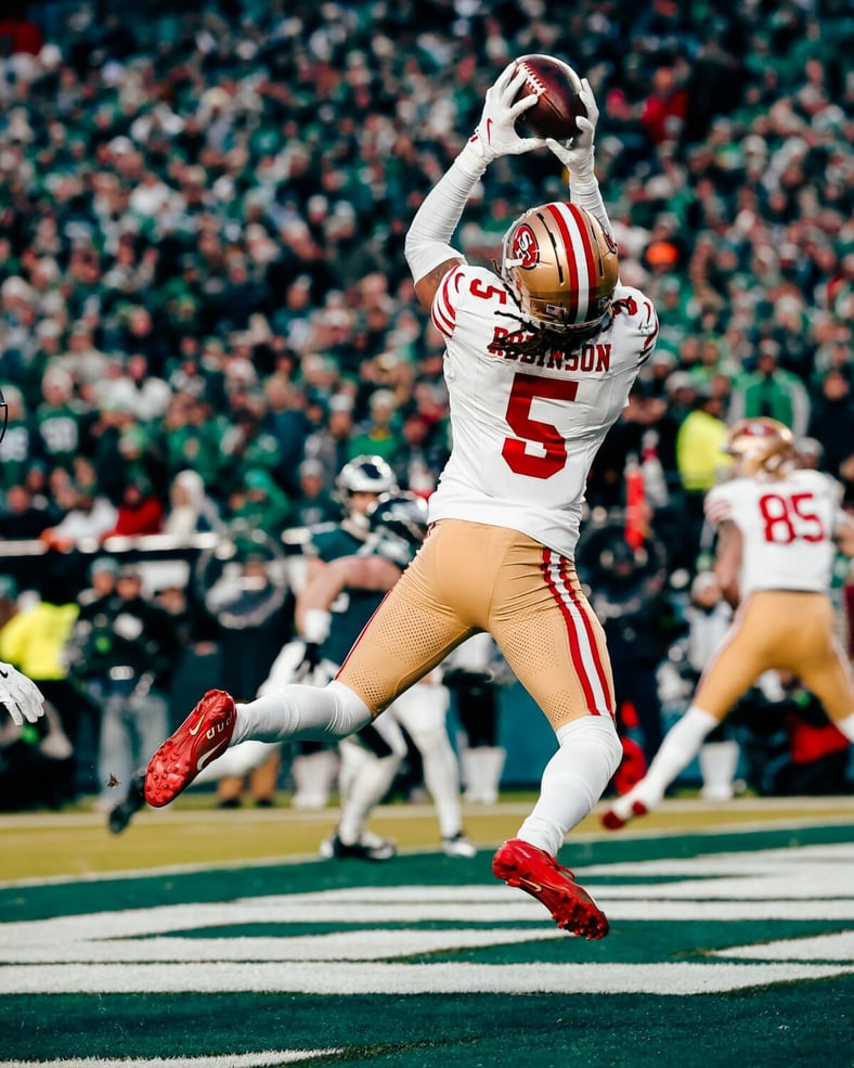 49ers sellan pase divisional con triunfo ajustado sobre Eagles